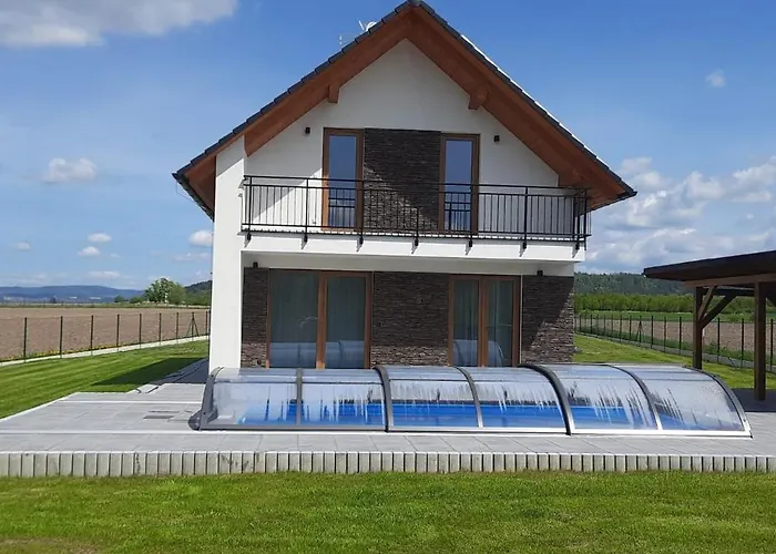 Prazdninova Nyaraló