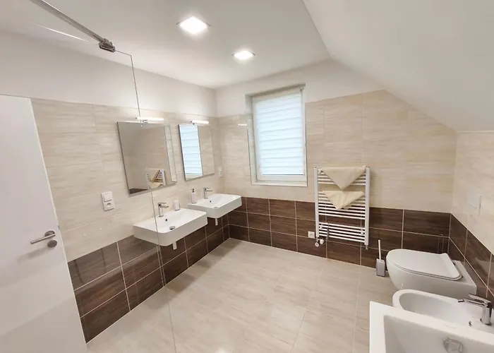 Prazdninova Nyaraló